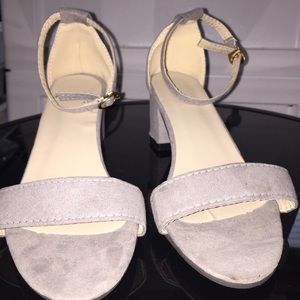 ‼️5/$15‼️ Grey Suede Heels